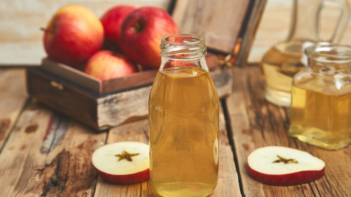 Apple Cider Vinegar: How Does It Help You Achieve Glowing Skin