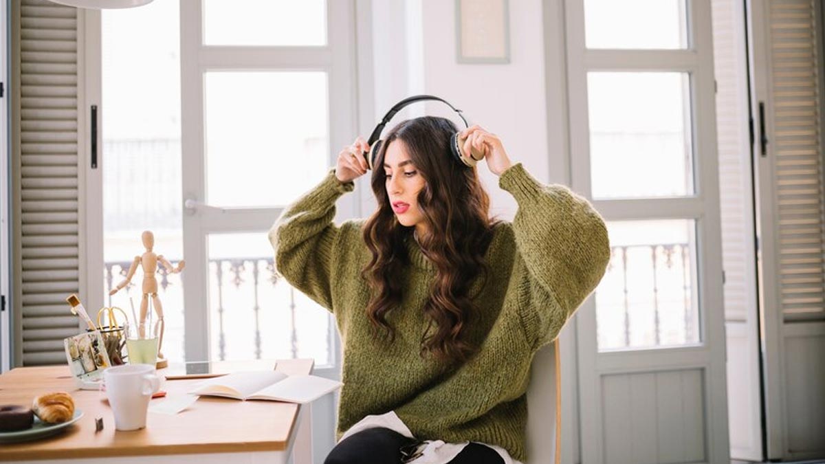 How Can Kick Starting Your Day By Listening to Music Can Benefit You?